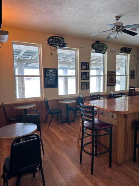 White Sands Inn, Marina, Bar & Grill Port Isabel Buitenkant foto
