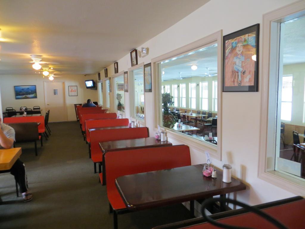 White Sands Inn, Marina, Bar & Grill Port Isabel Buitenkant foto