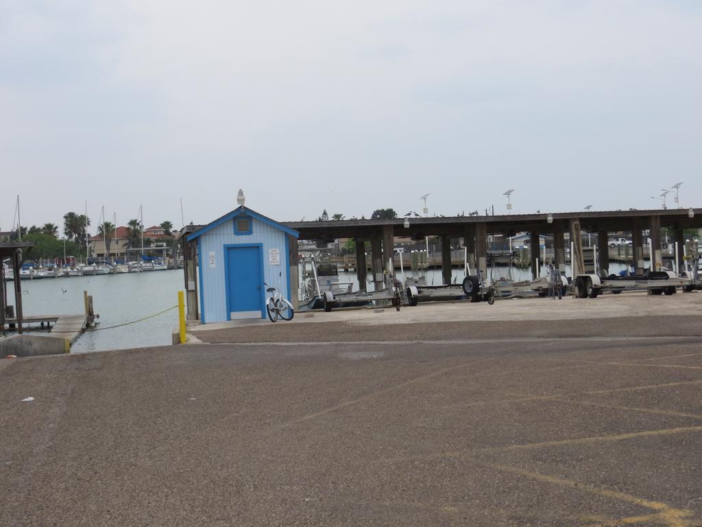 White Sands Inn, Marina, Bar & Grill Port Isabel Buitenkant foto